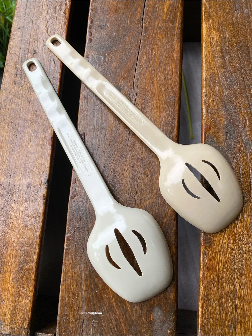Vtg A-Bee Syndicate Neutral Cream & White Teardrop Slotted Spoons - Set of 2 USA